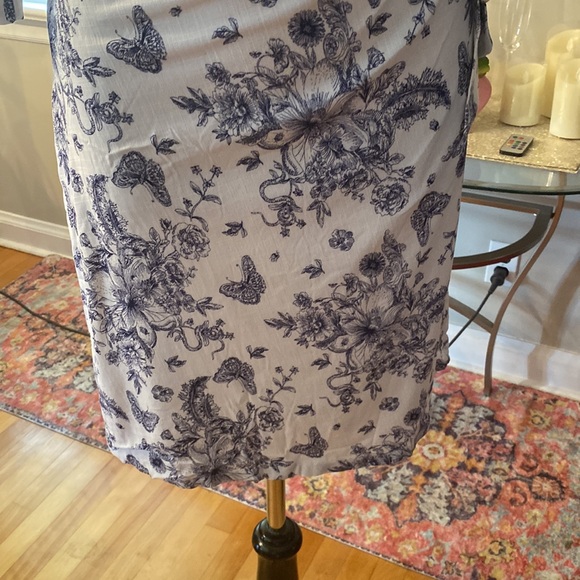 Floral and butterflies dress - Picture 5 of 8